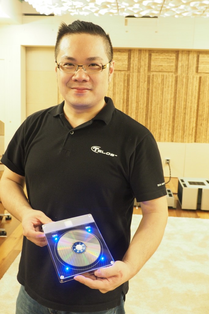 Jeff Lin of Telos Audio Design showing his latest Quantum Noise Resonator.