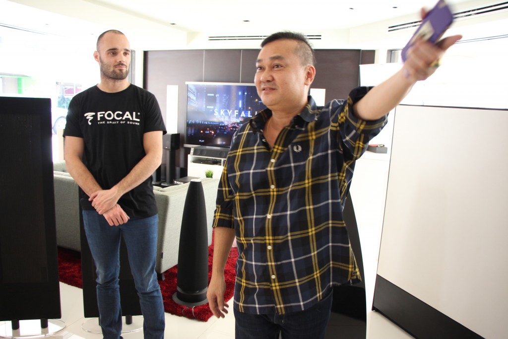 Focal Sales Representative Quentin Morieux (left) and Kenny Sea, General Manager of WKH Distribution Sdn Bhd at the launch of the Focal Dimension soundbar.
