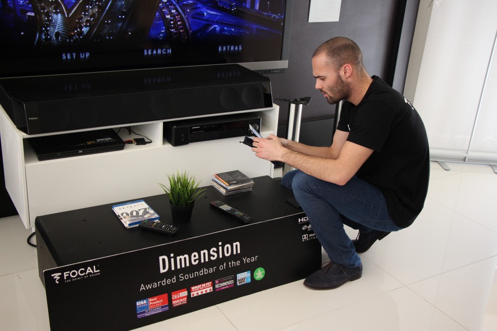 Quentin linking his smartphone to the Focal Dimension soundbar via the Bluetooh APTX receiver.