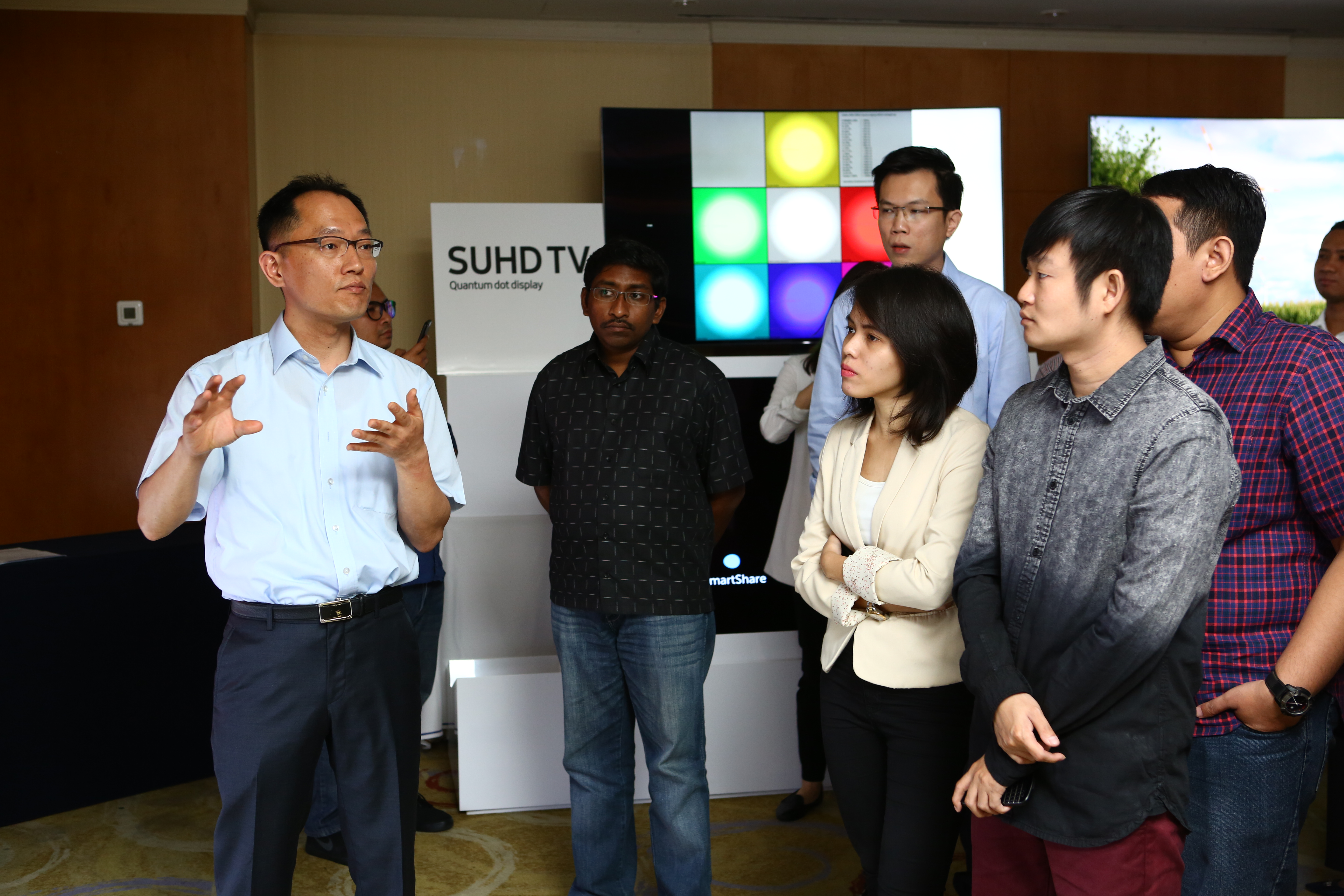 Samsung’s engineer explaining the differences in the various generations of UHDTVs
