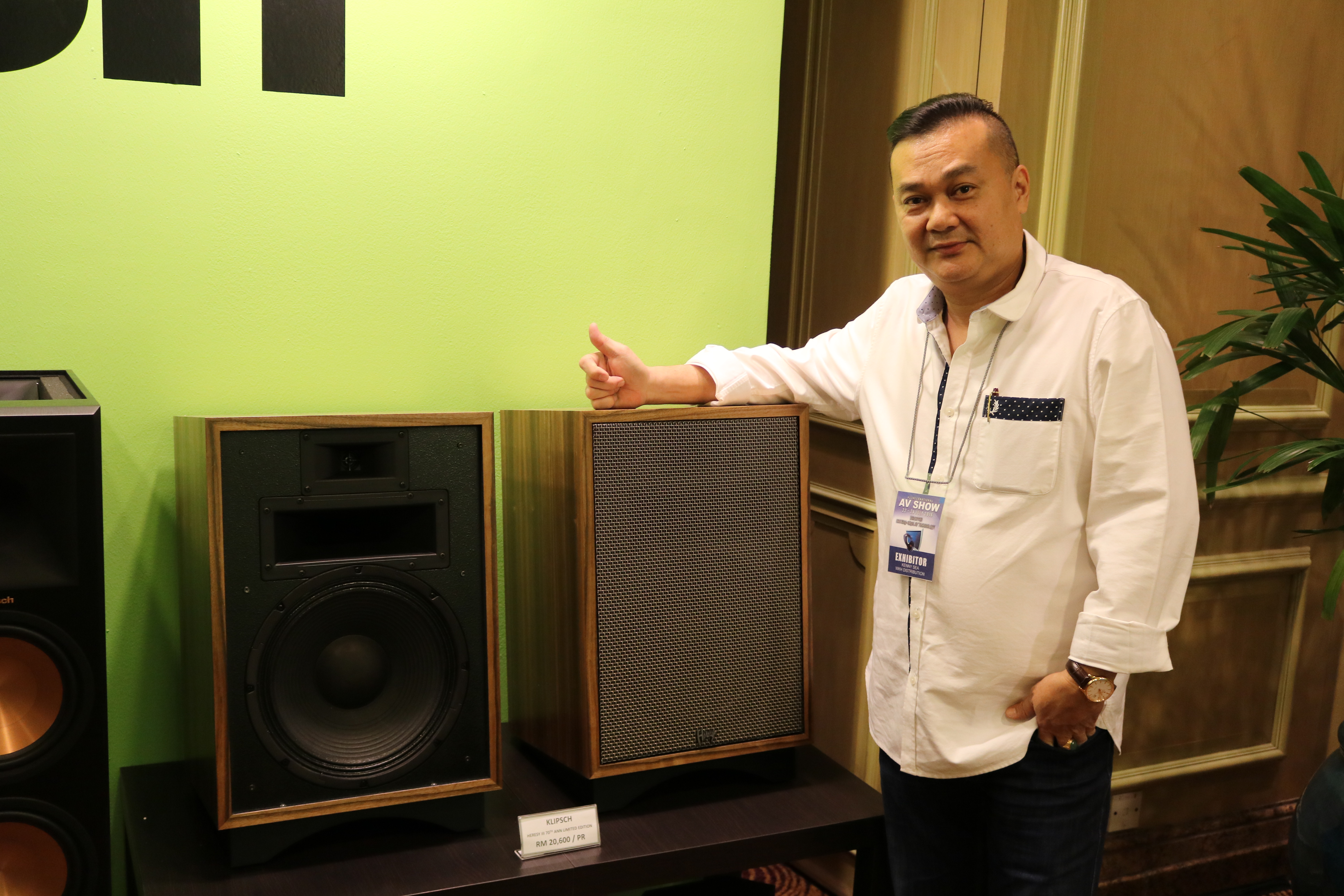 General Manager of WKH Distribution, Kenny Sea, with the limited edition pair of Klipsch Heresy speakers. Only one pair is allocated for Malaysians.