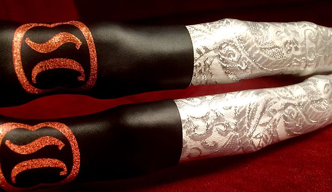 Skogrand Beethoven speaker cables. Note the beautiful white silver silk brocade jacket.