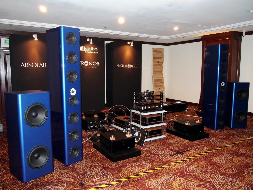 REmember this system at the KUala Lumpur Intrnational AV Shgow in 2016? The four-box Ocean Five speakers were designed by James Chin.
