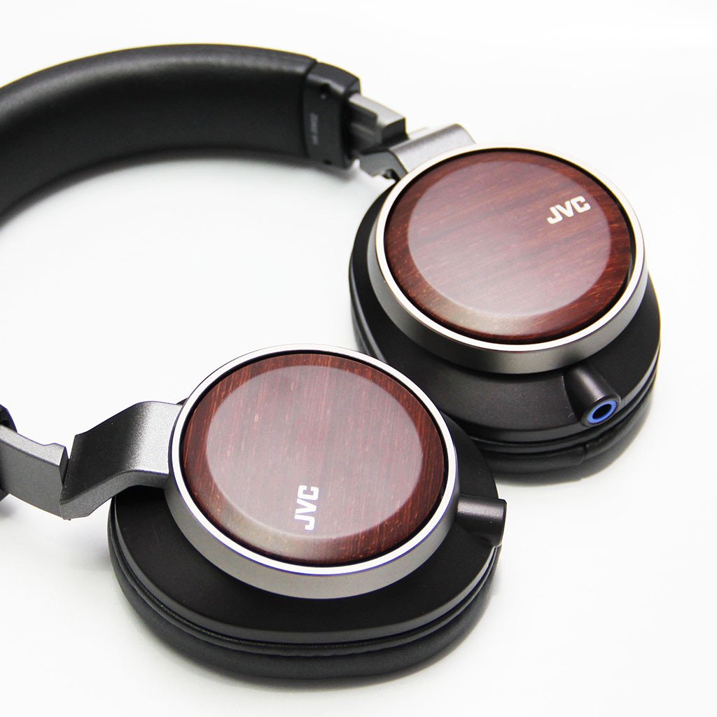 The wood backplates of the HA-SW02 adds a cool retro vibe to these headphones. Note the sockets that allow transmission cable upgrade