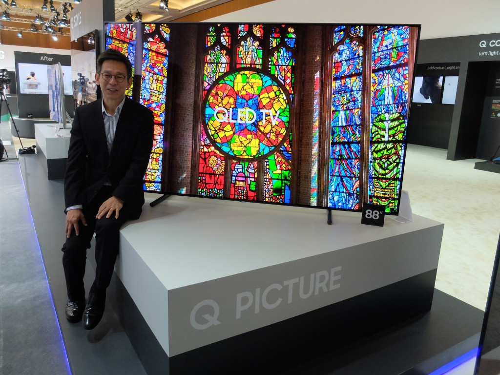 Mr. Jimmy Tan, Head of Consumer Electronics Business, Samsung Malaysia seen here with the new flagship Q9, 88 inch QLED TV