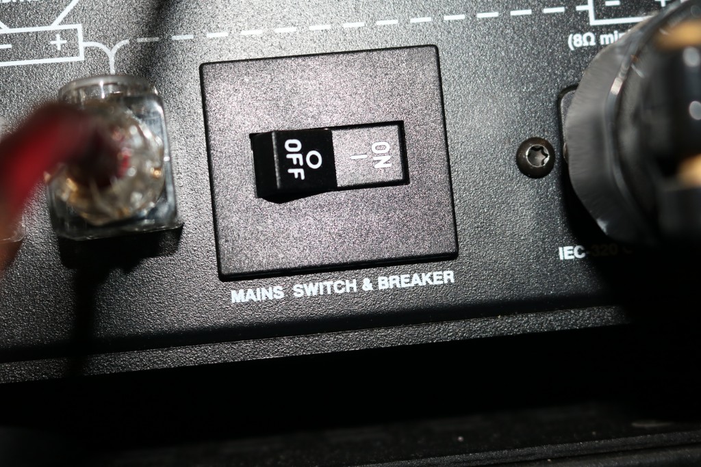 Make sure the Master Circuit Breaker is in the 'On' position before turning on the mains power.
