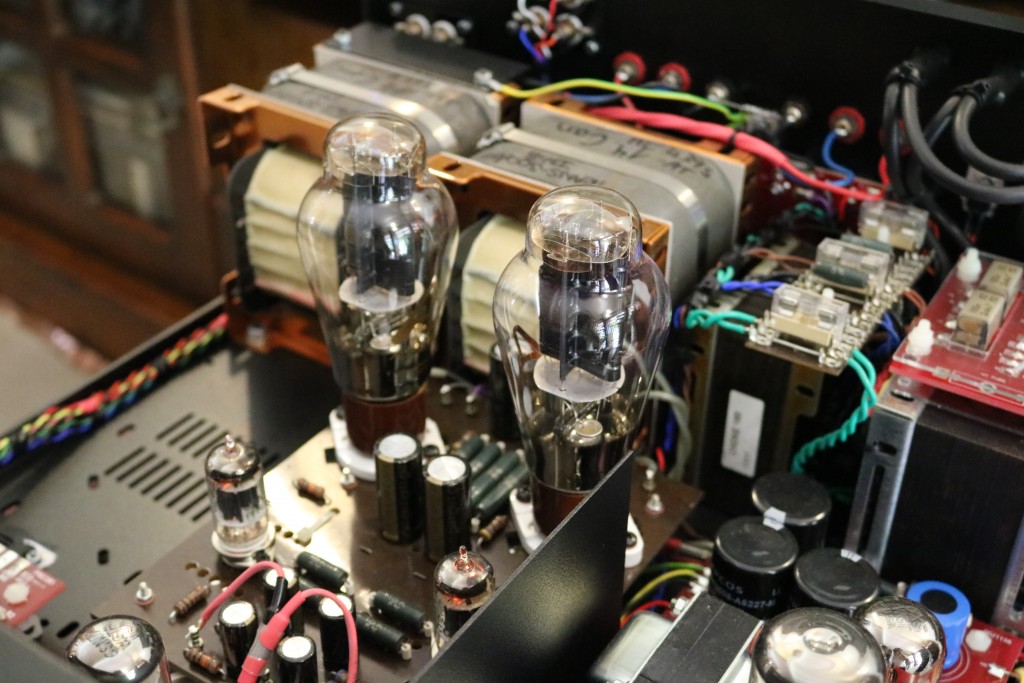 The two 300B tubes in the centre of the amplifier.