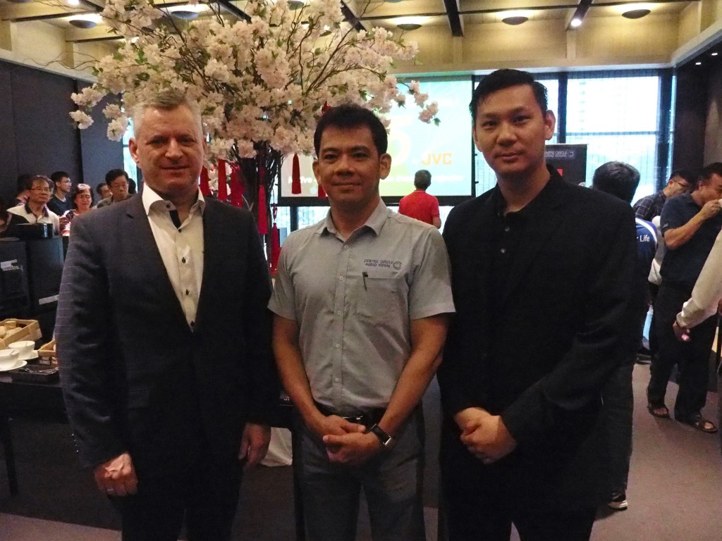 The three amigos (from left): Michael Pederson, Dali’s International Sales and Marketing Director, Nelson of Centre Circle and Steven Woo of Klingen & Erlesen.