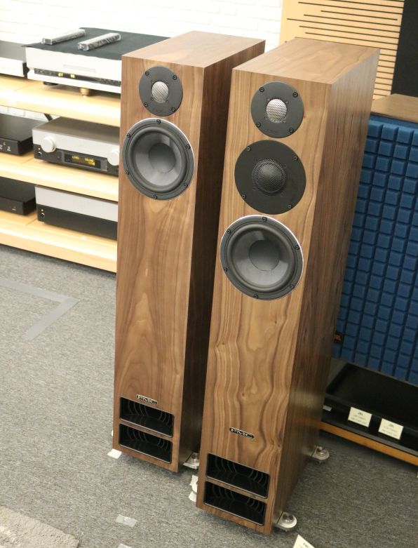 The flagship Twenty5.26i (right) and the 23i floorstanders.